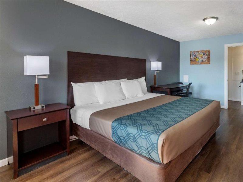 Econo Lodge Inn & Suites South Sandusky Εξωτερικό φωτογραφία