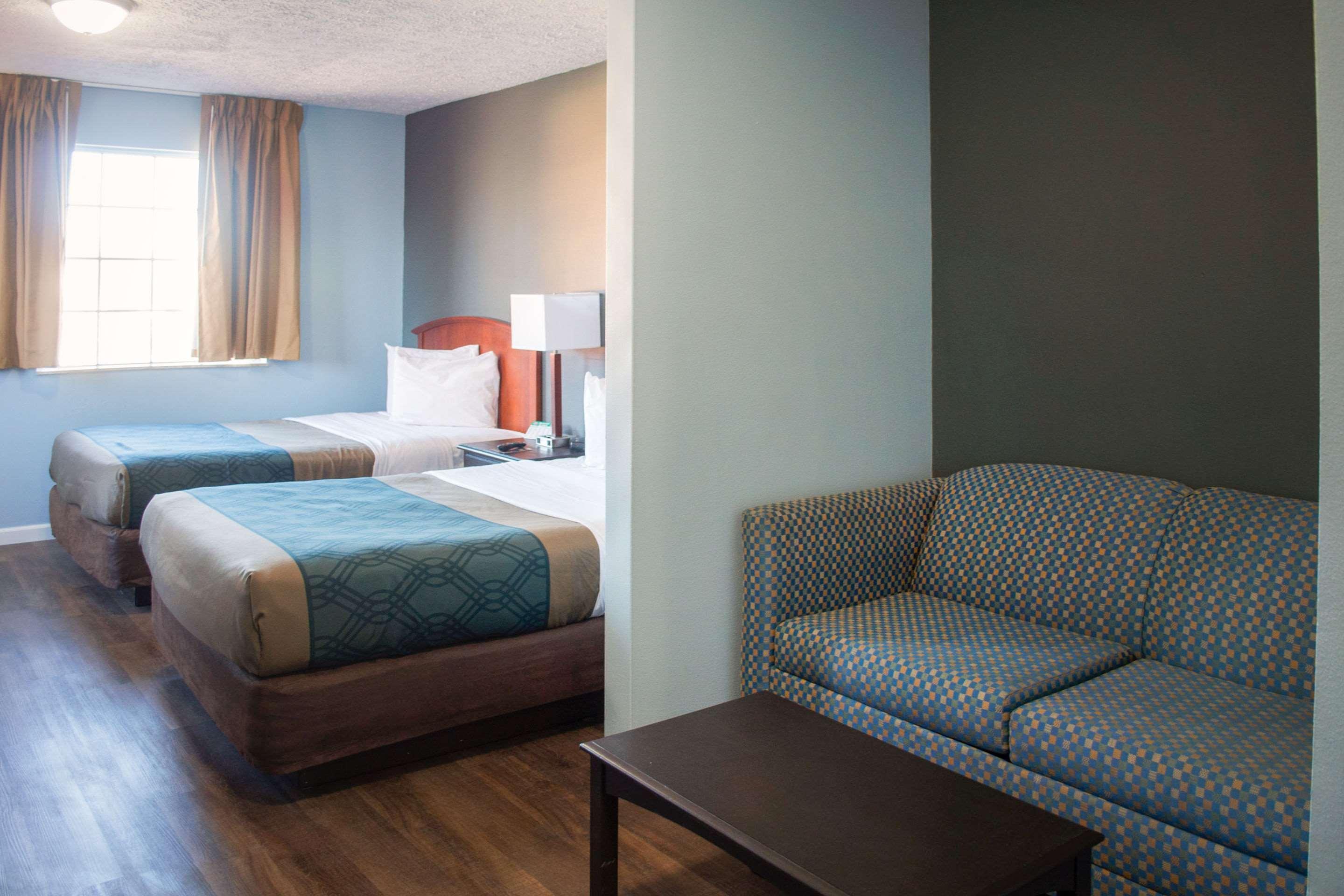 Econo Lodge Inn & Suites South Sandusky Εξωτερικό φωτογραφία