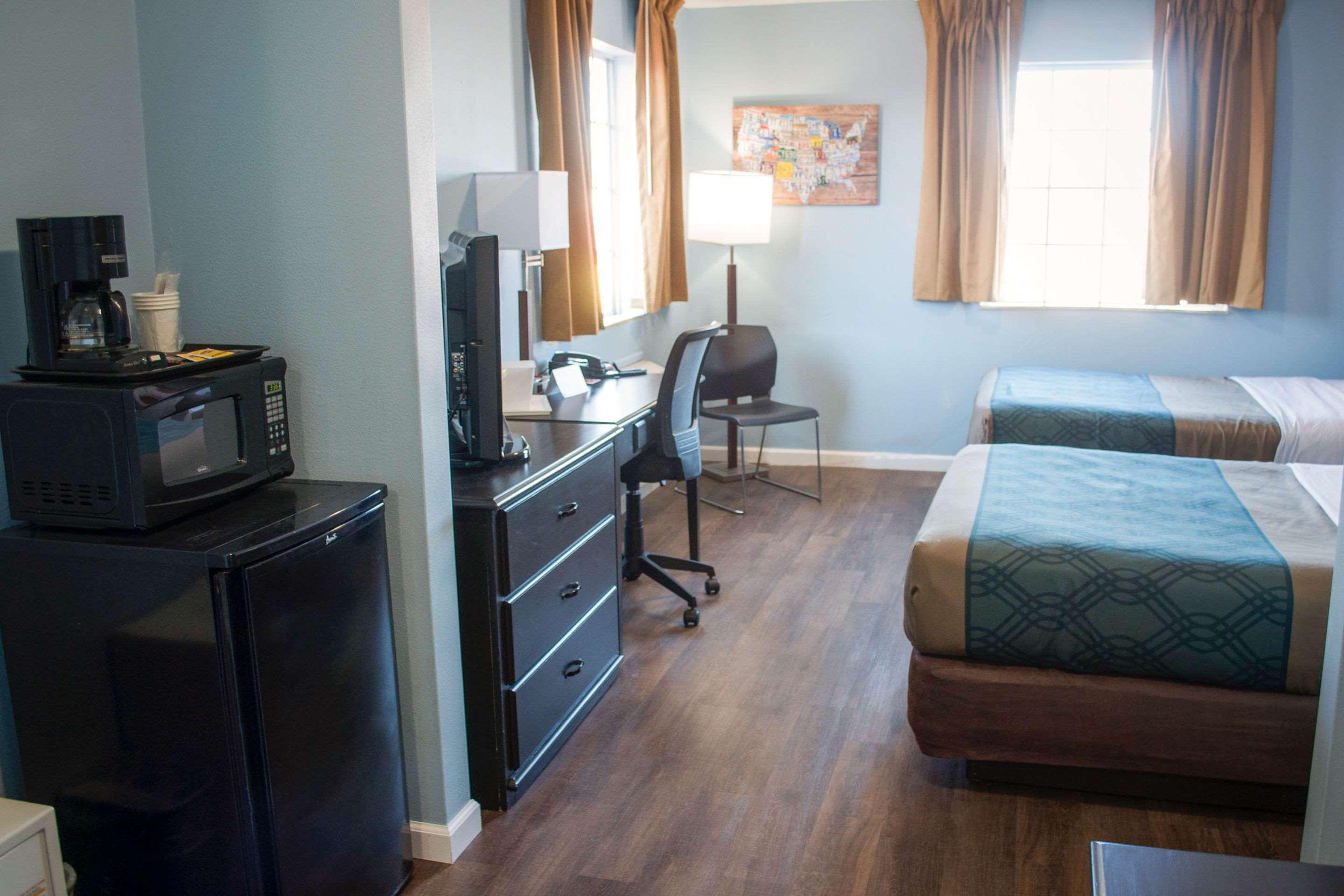 Econo Lodge Inn & Suites South Sandusky Εξωτερικό φωτογραφία