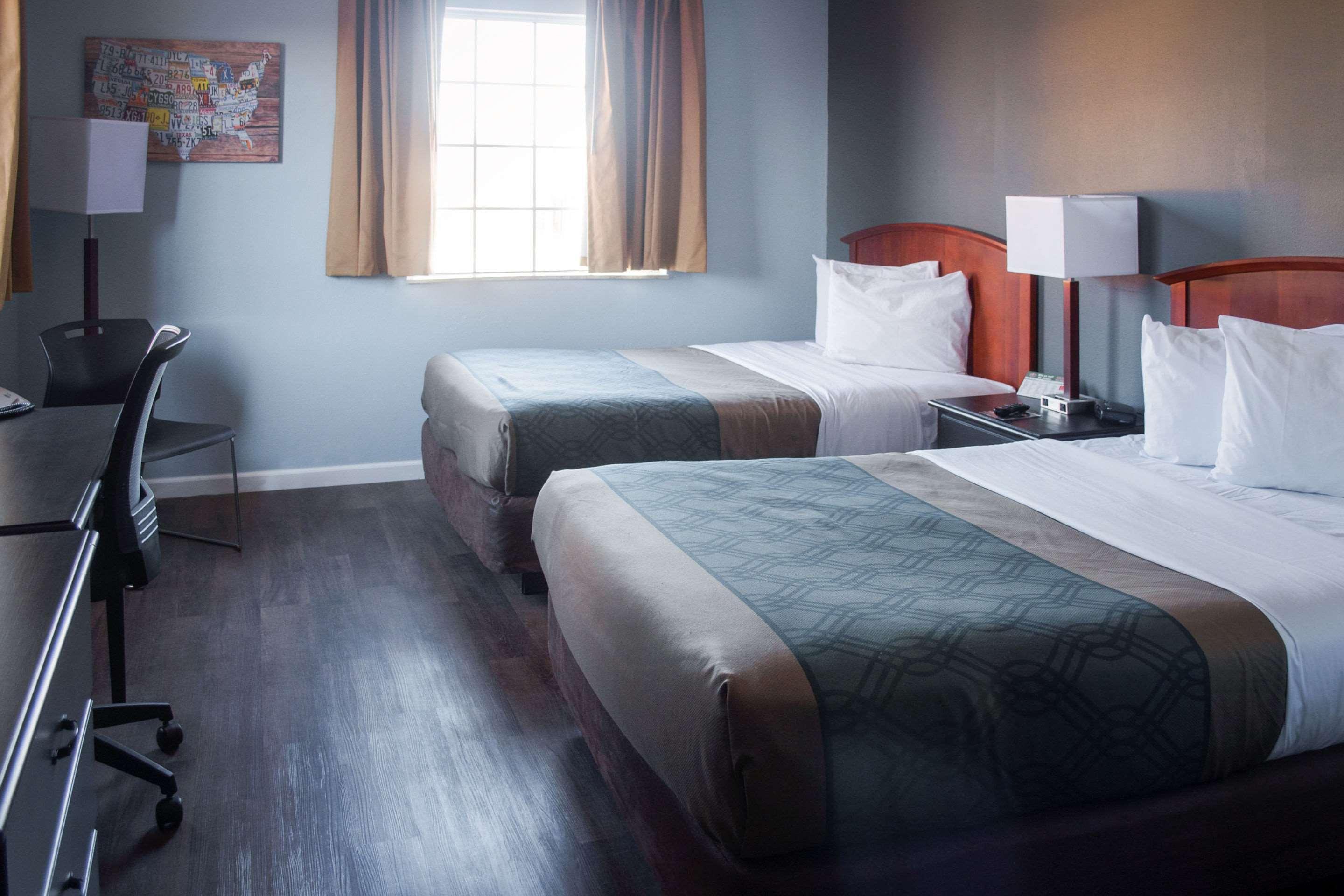 Econo Lodge Inn & Suites South Sandusky Εξωτερικό φωτογραφία