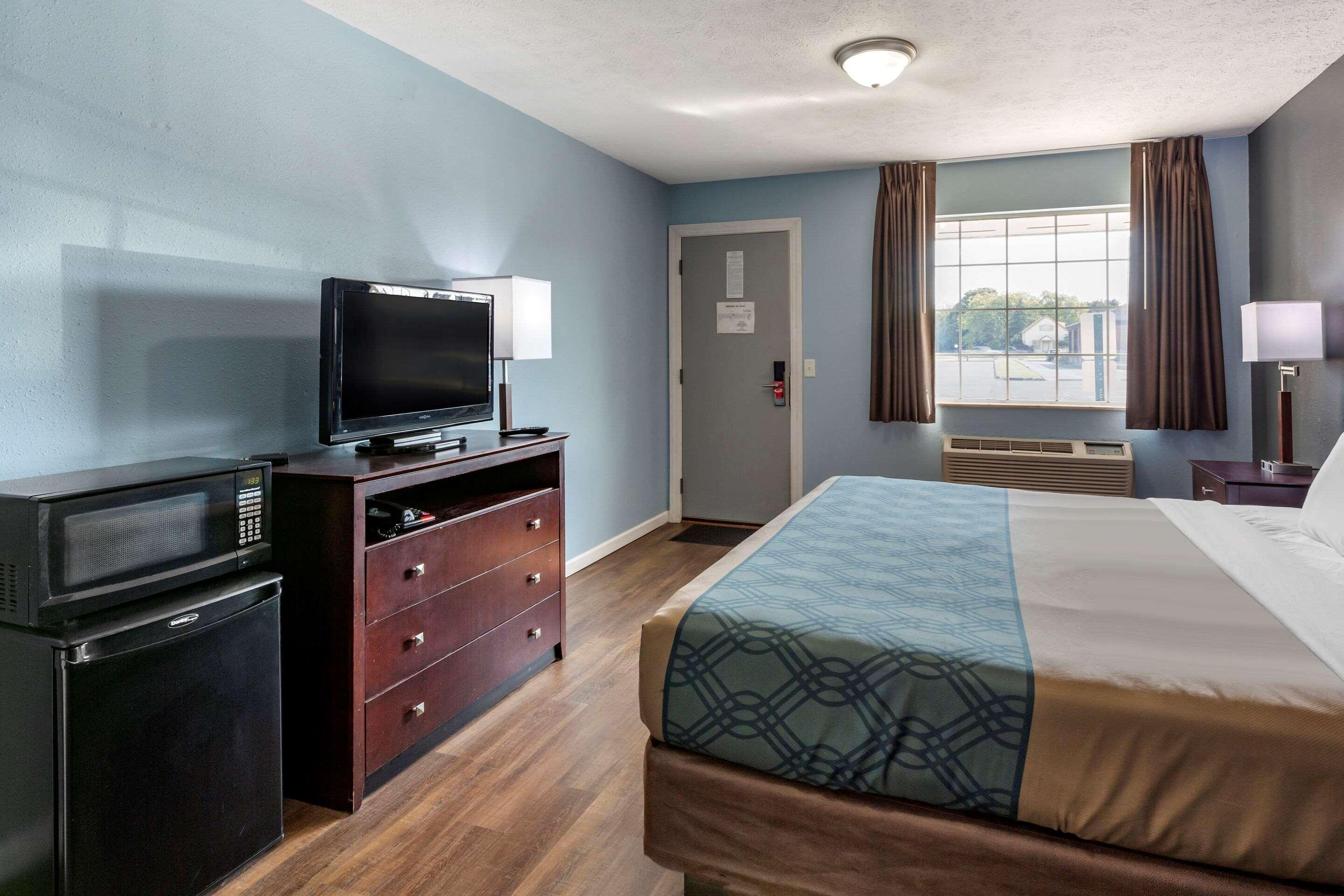 Econo Lodge Inn & Suites South Sandusky Εξωτερικό φωτογραφία