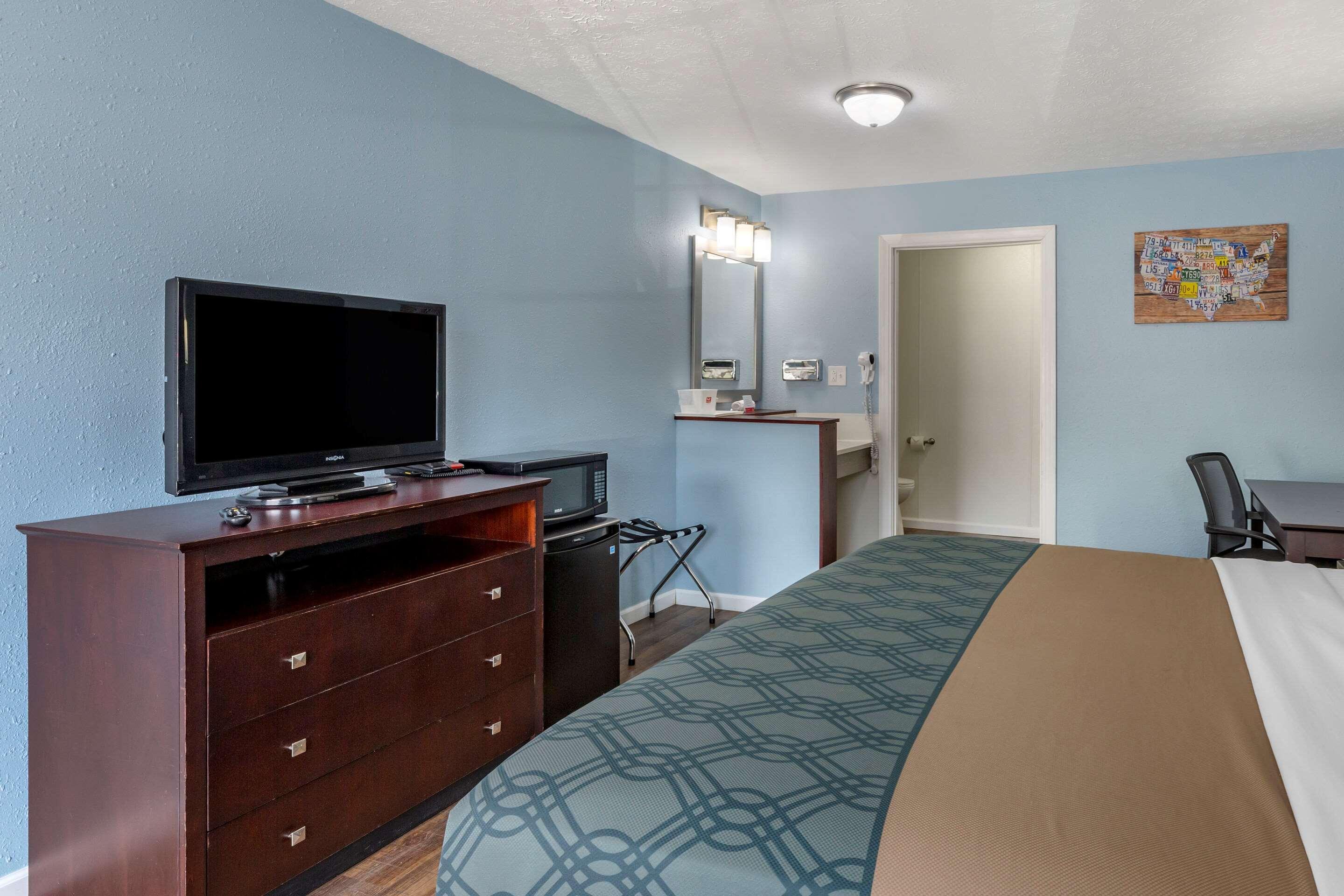 Econo Lodge Inn & Suites South Sandusky Εξωτερικό φωτογραφία