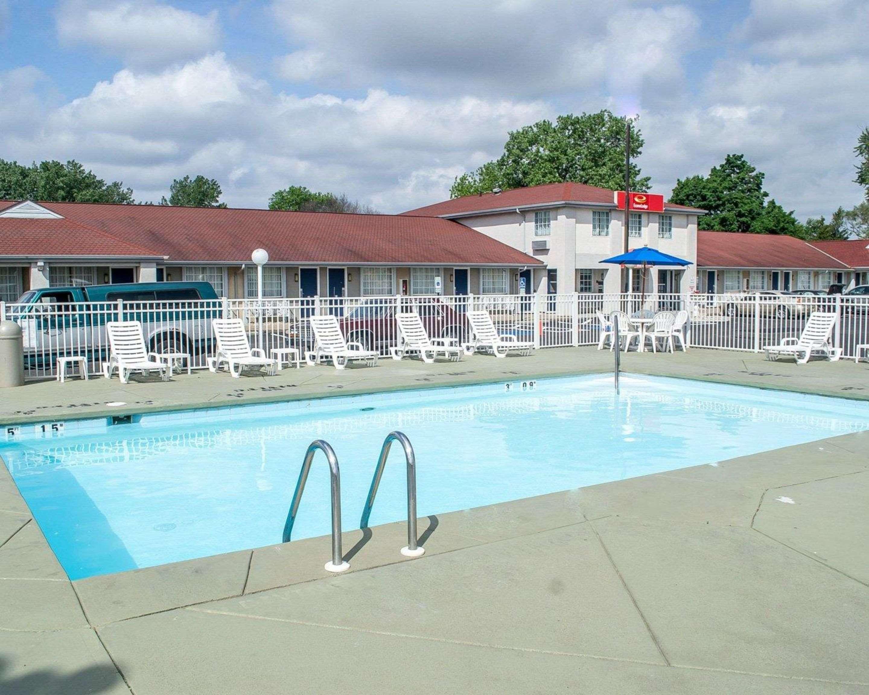 Econo Lodge Inn & Suites South Sandusky Εξωτερικό φωτογραφία