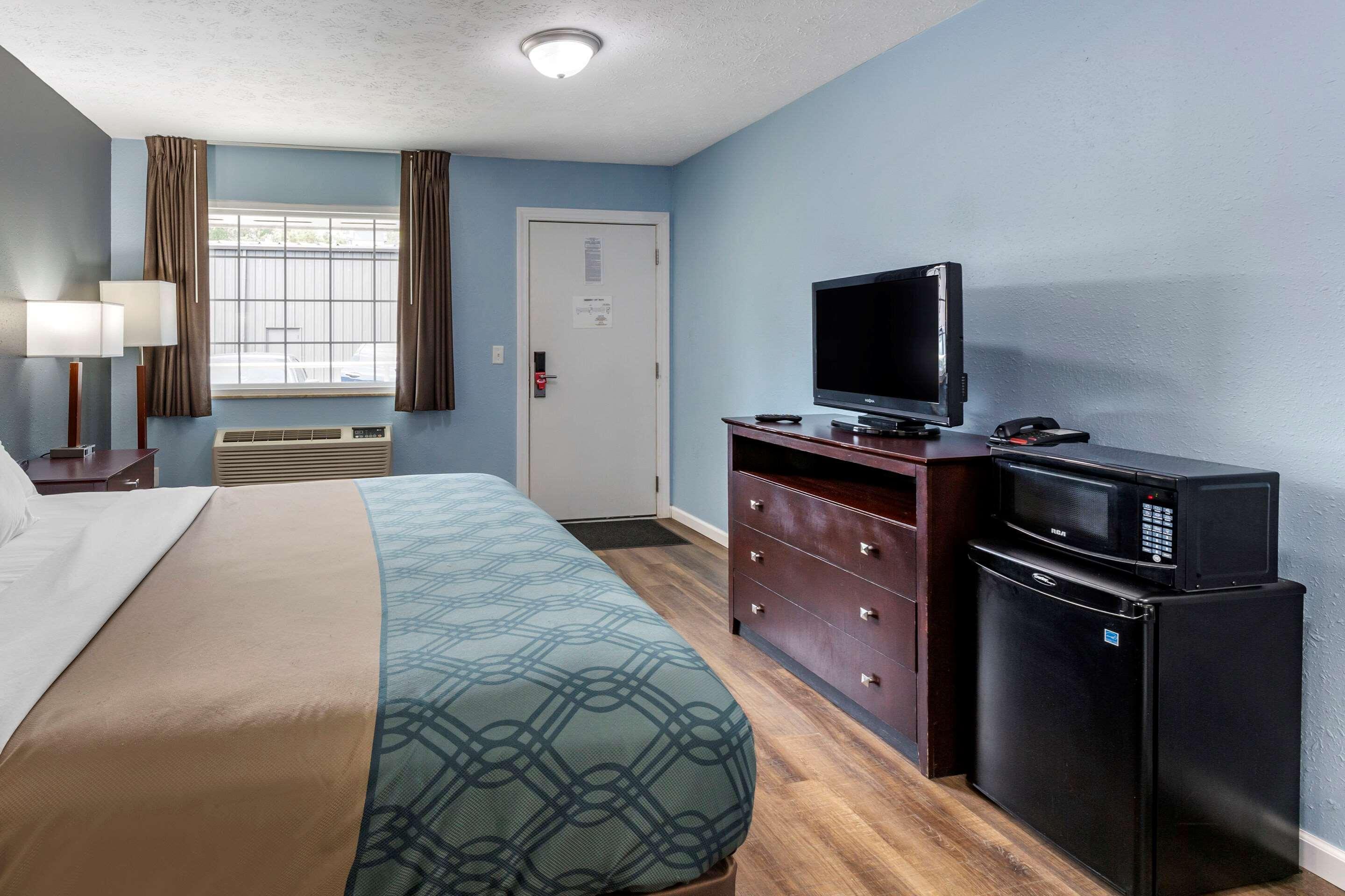 Econo Lodge Inn & Suites South Sandusky Εξωτερικό φωτογραφία