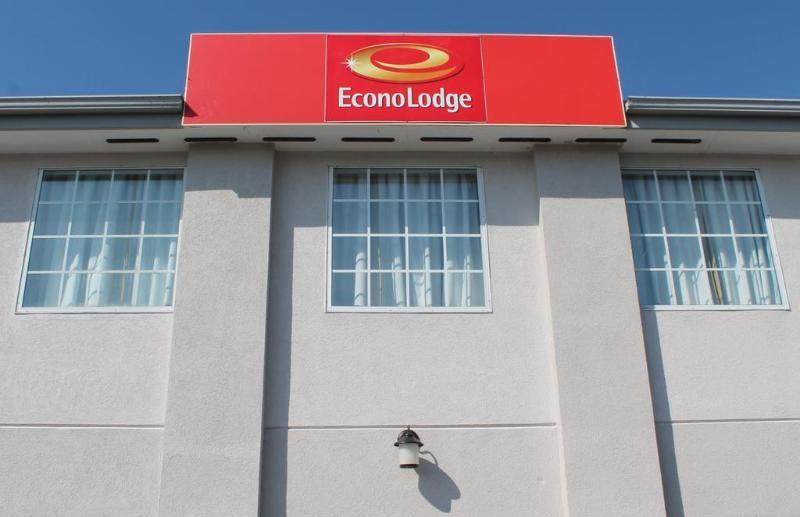 Econo Lodge Inn & Suites South Sandusky Εξωτερικό φωτογραφία
