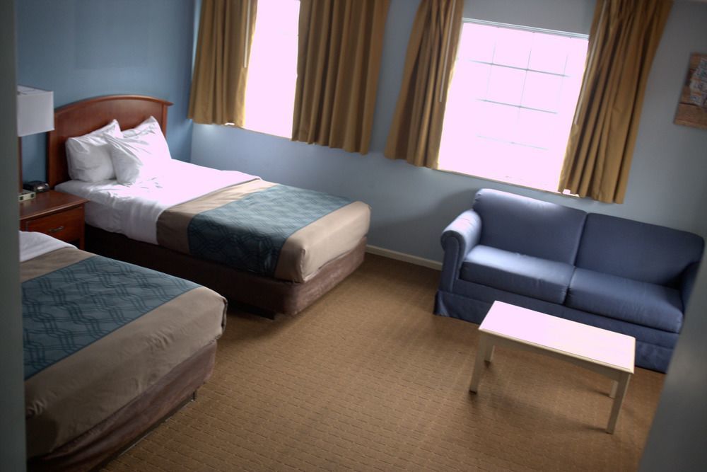 Econo Lodge Inn & Suites South Sandusky Εξωτερικό φωτογραφία