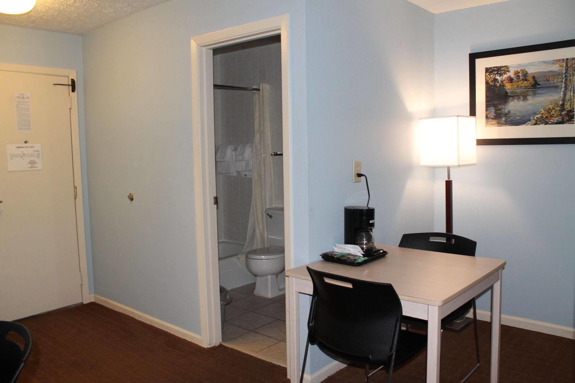 Econo Lodge Inn & Suites South Sandusky Εξωτερικό φωτογραφία