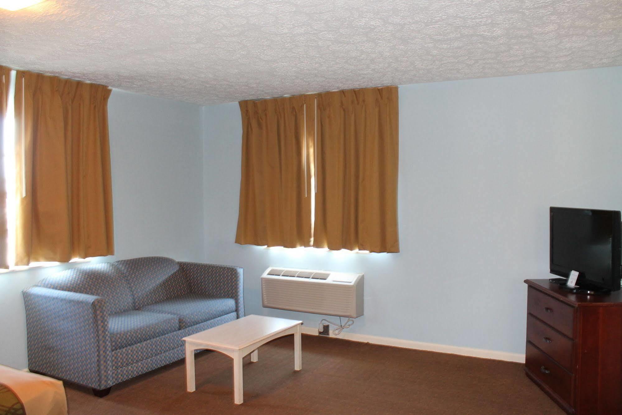 Econo Lodge Inn & Suites South Sandusky Εξωτερικό φωτογραφία