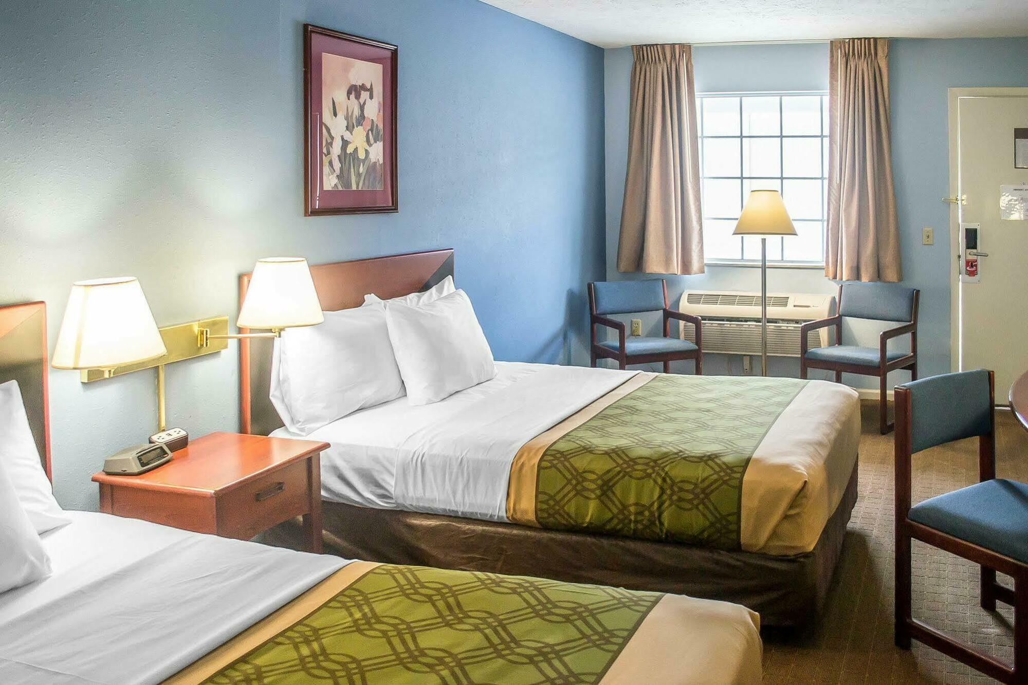 Econo Lodge Inn & Suites South Sandusky Εξωτερικό φωτογραφία