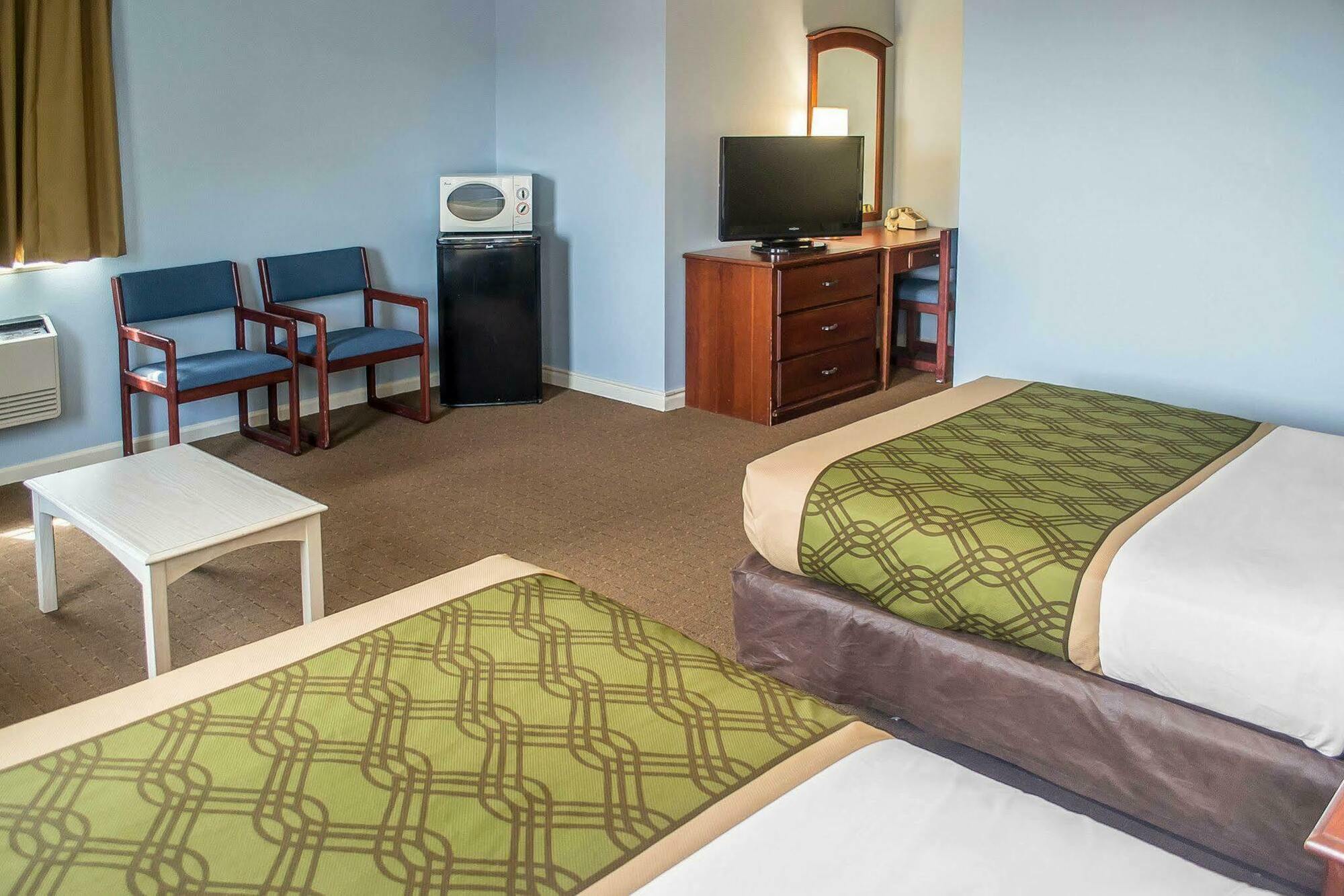 Econo Lodge Inn & Suites South Sandusky Εξωτερικό φωτογραφία